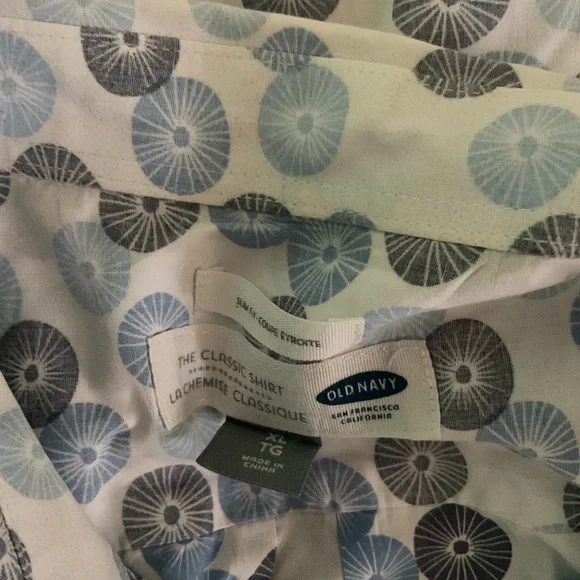 Men’s used Old Navy the classic size XL short sleeve shirt slim fit - Picture 2 of 4